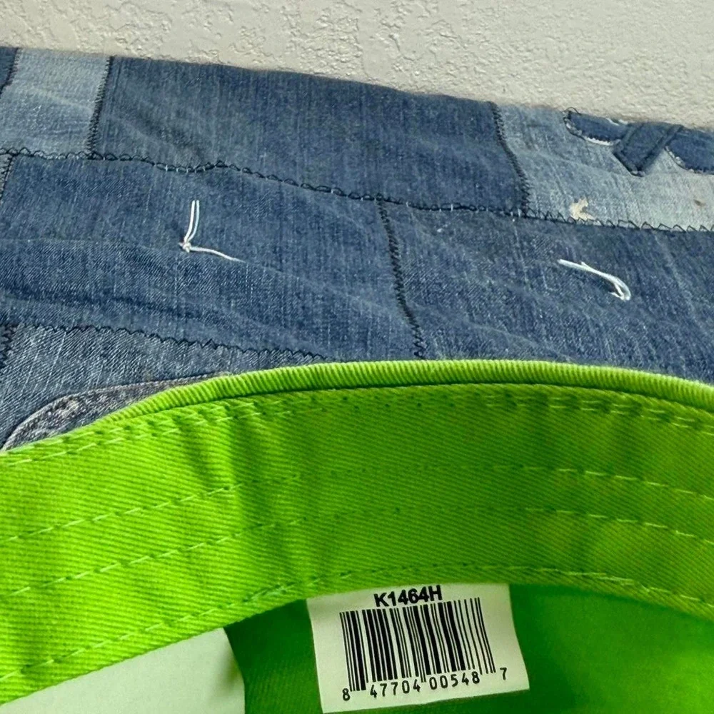 N/A neon green